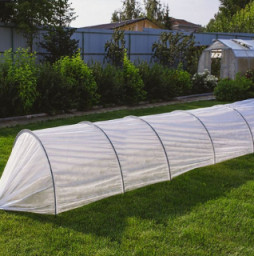 Парник 6 м дуга пнд 16 мм / 2,5 м / 7 шт укр 42 гр/м2 форма подкова Урожайная сотка Оптима